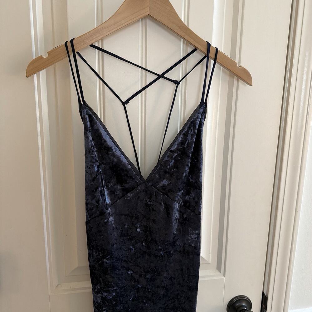 NWT Paper Crane Crushed Velvet Navy Blue Slip Dress Women’s Size Small - Picture 2 of 15